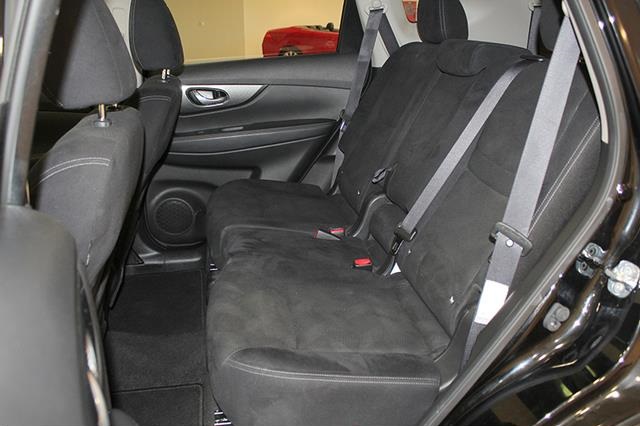 Left hand drive car NISSAN X TRAIL (01/03/2016) - 